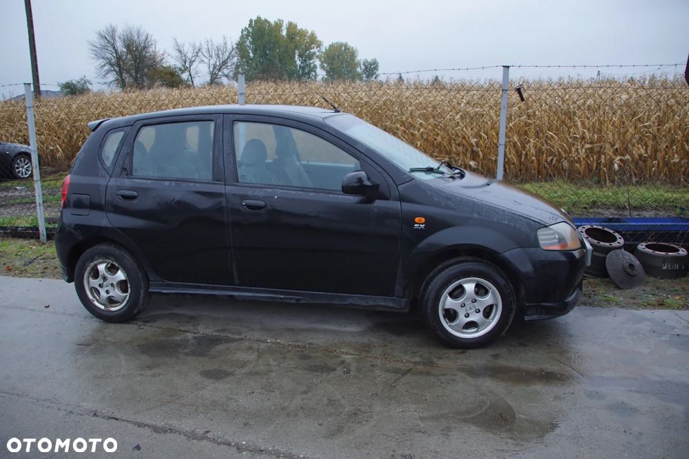 Auto na części - Daewoo Kalos 1.4 E-TEC II 94 KM F14D3 2005R Silnik Skrzynia Drzwi Maska Klapa Błotnik Zderzak Lampa Lusterko Klamka Deska Kokpit Sterownik Moduł Licznik Kierownica Panel - 2