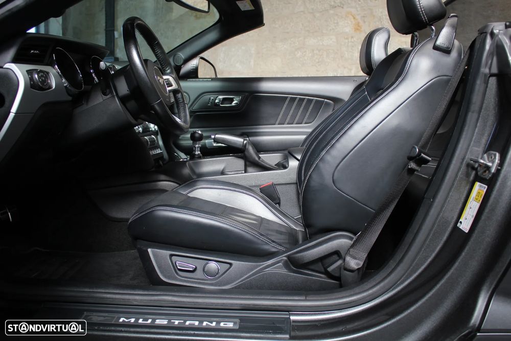 Ford Mustang Cabrio 2.3 Eco Boost - 19