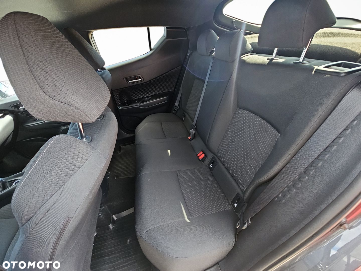Toyota C-HR 1.2 T GPF Premium - 10