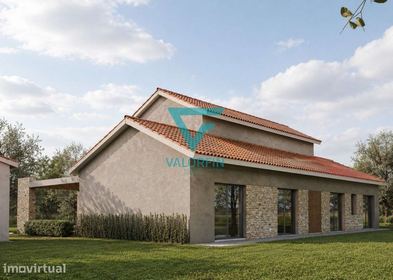 MORADIA T4 Totalmente Remodelada com 7.900 m² de Terreno | Meia Via... - Grande imagem: 2/60