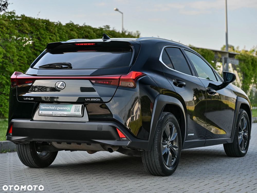 Lexus UX ver-250h - 4
