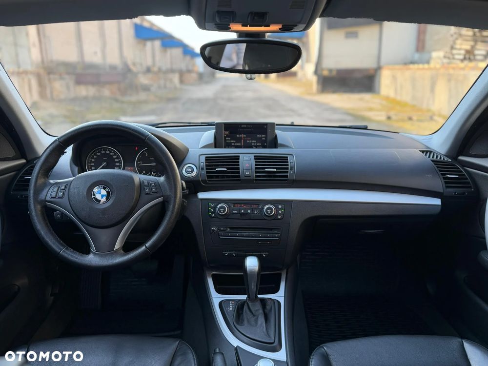 BMW Seria 1 123d DPF Edition Sport - 12
