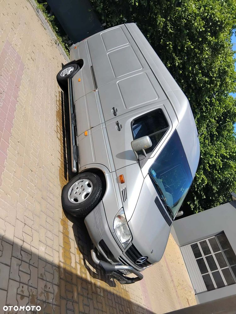 Mercedes-Benz Sprinter - 2