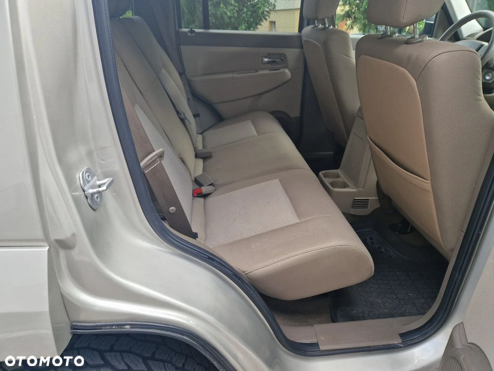 Jeep Cherokee - 8