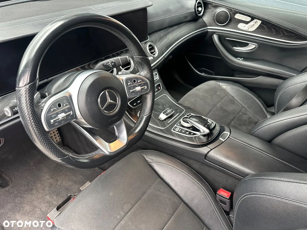 Mercedes-Benz Klasa E 220 d 4-Matic AMG - 29