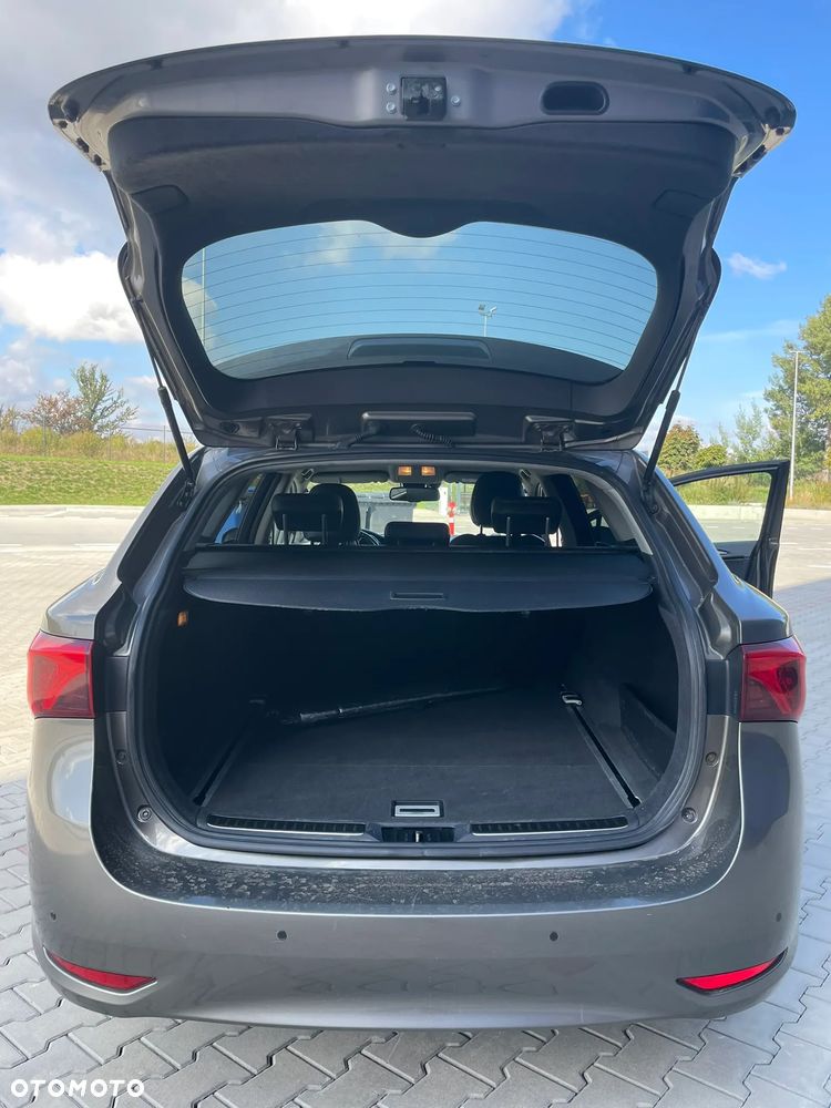 Toyota Avensis 2.0 D-4D Prestige - 9