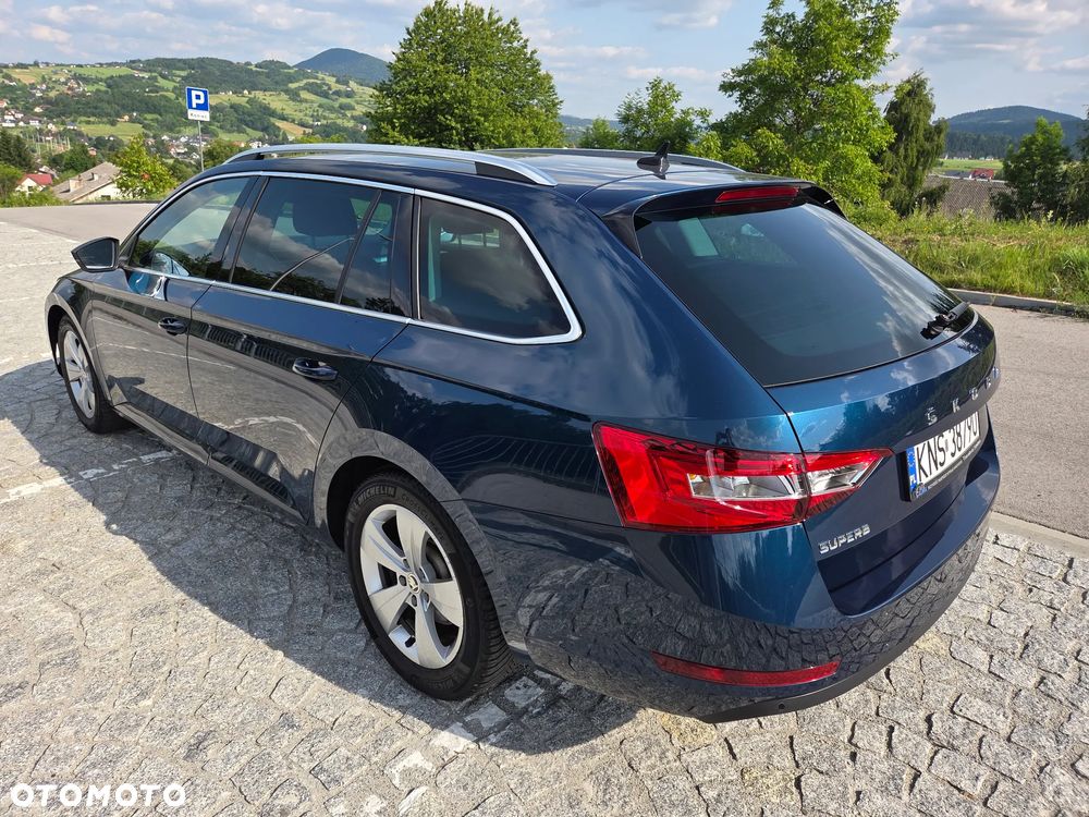 Skoda Superb 2.0 TDI Ambition DSG - 8
