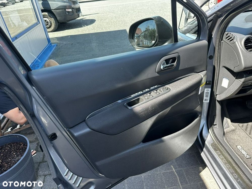 Peugeot 5008 - 12