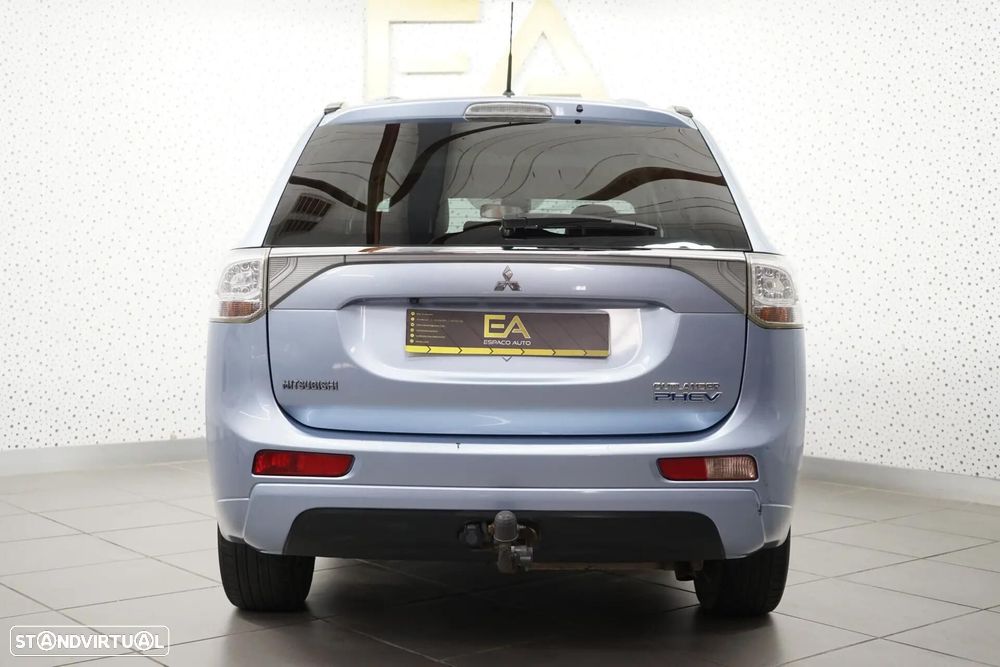 Mitsubishi Outlander 2.0 4WD - 5