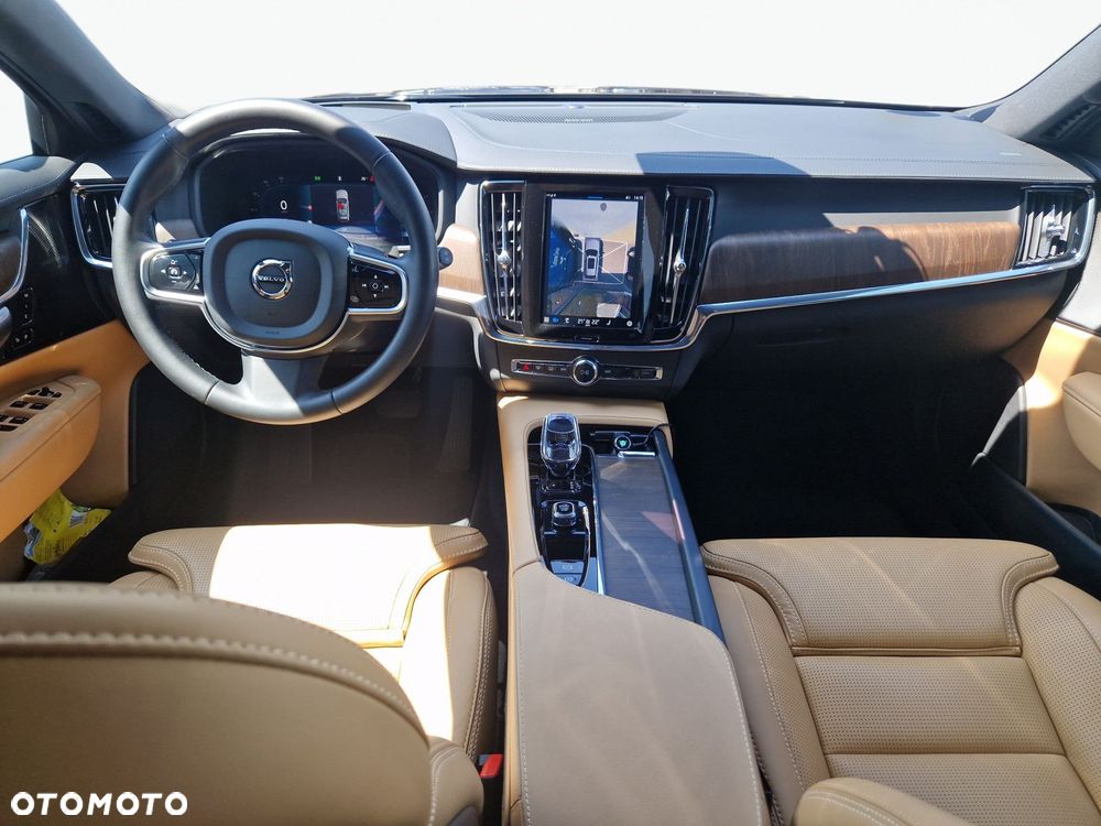 Volvo V90 Cross Country - 13