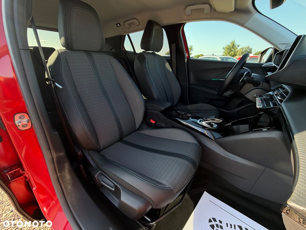 Peugeot 2008 PureTech 130 EAT8 Allure - 26