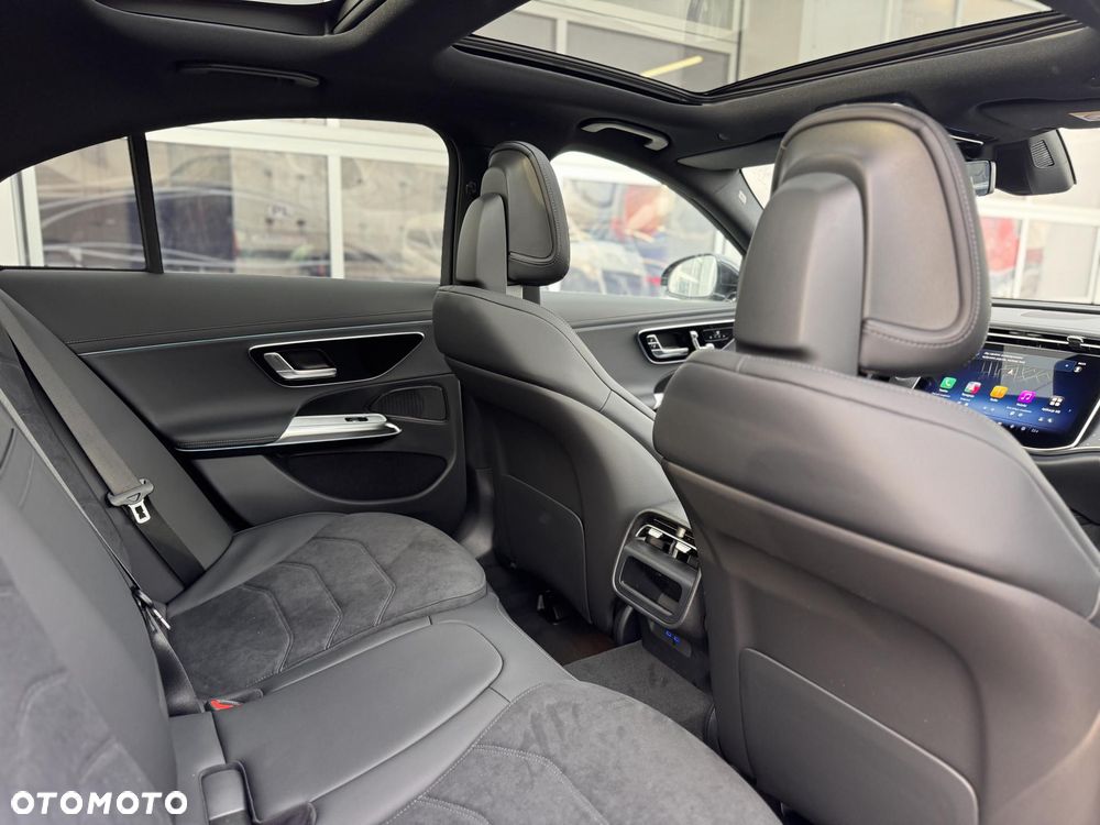 Mercedes-Benz Klasa E 220 d 4Matic 9G-TRONIC Edition AMG Line - 19