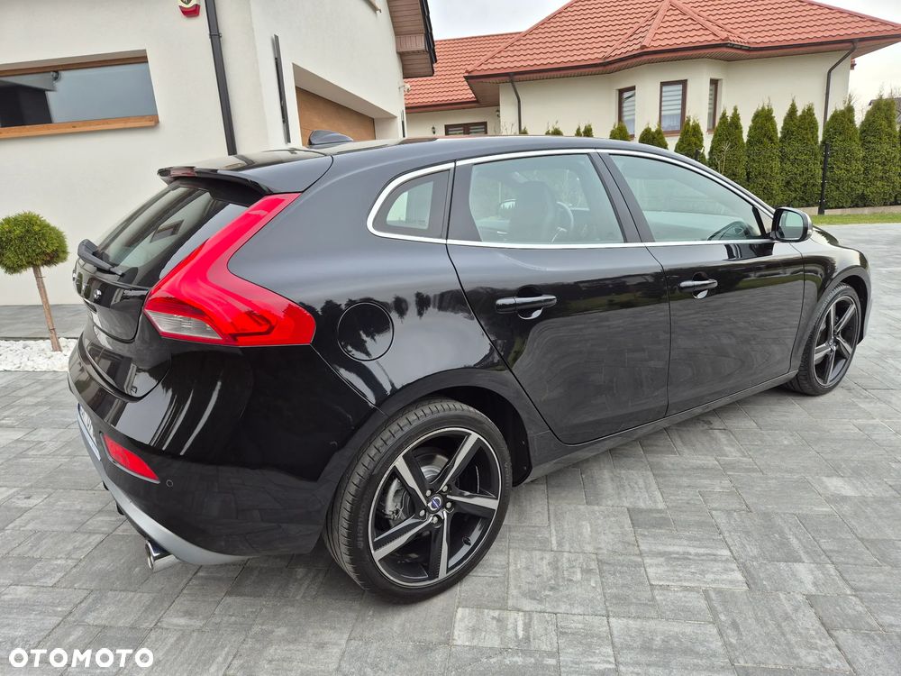 Volvo V40 T3 R Design - 14
