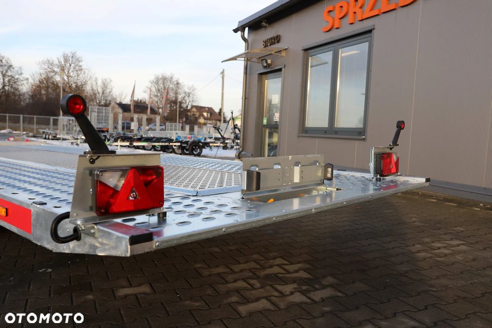 TEMARED /MARTZ CARKEEPER 5820/3 3,5T 580x207cm, Uchylna hydraulicznie , Wypełnienie sklejka+blachy alu, 3 osie, DMC 3500kg ,koła 10 - 13