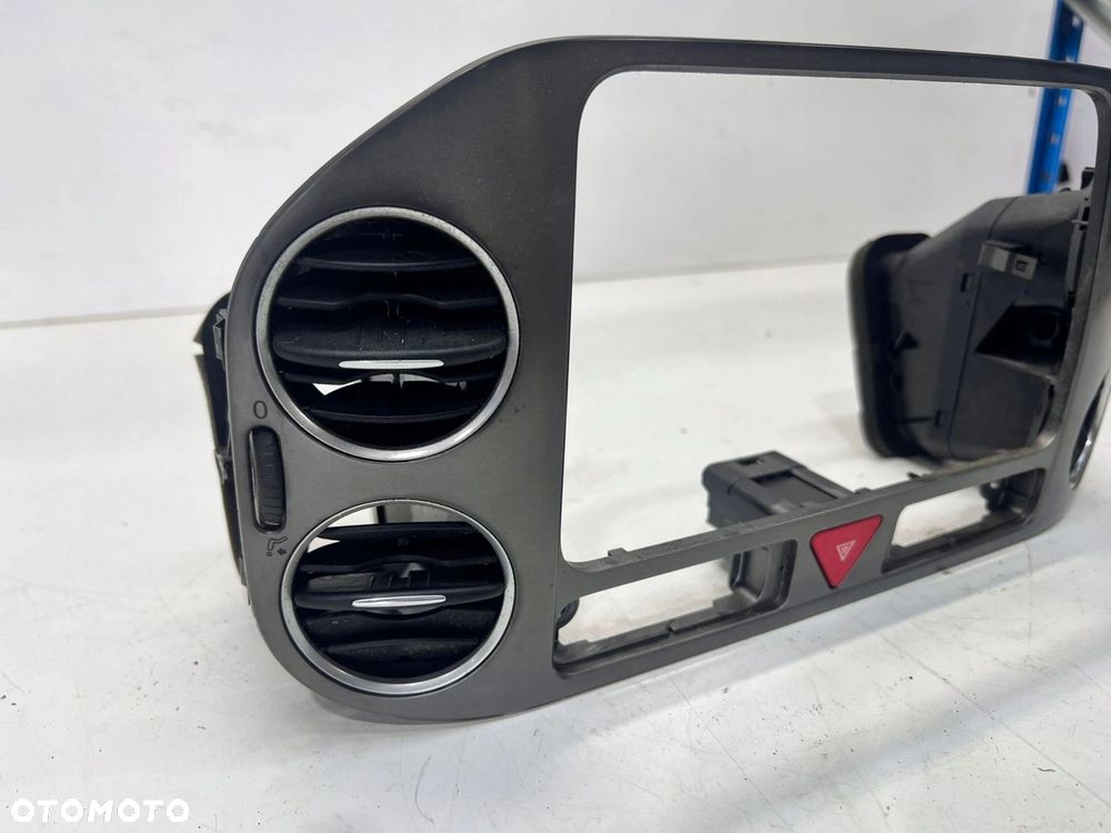 LISTWA DEKOR KRATKI NAWIEWU VW TIGUAN 5M0858071K - 4