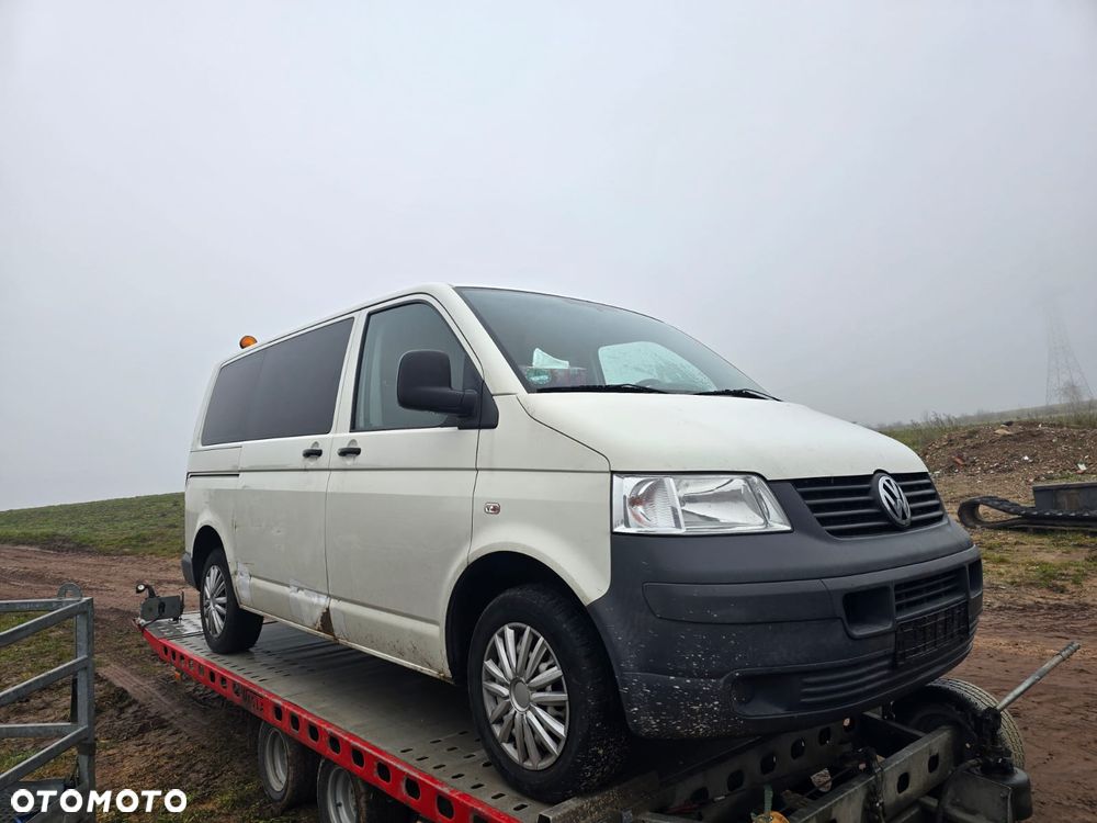 Volkswagen Caravelle - 1