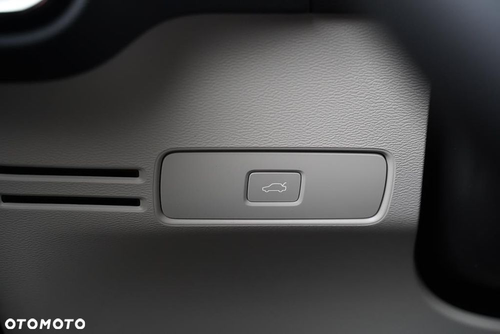 Volvo XC 40 B3 Plus Dark - 12