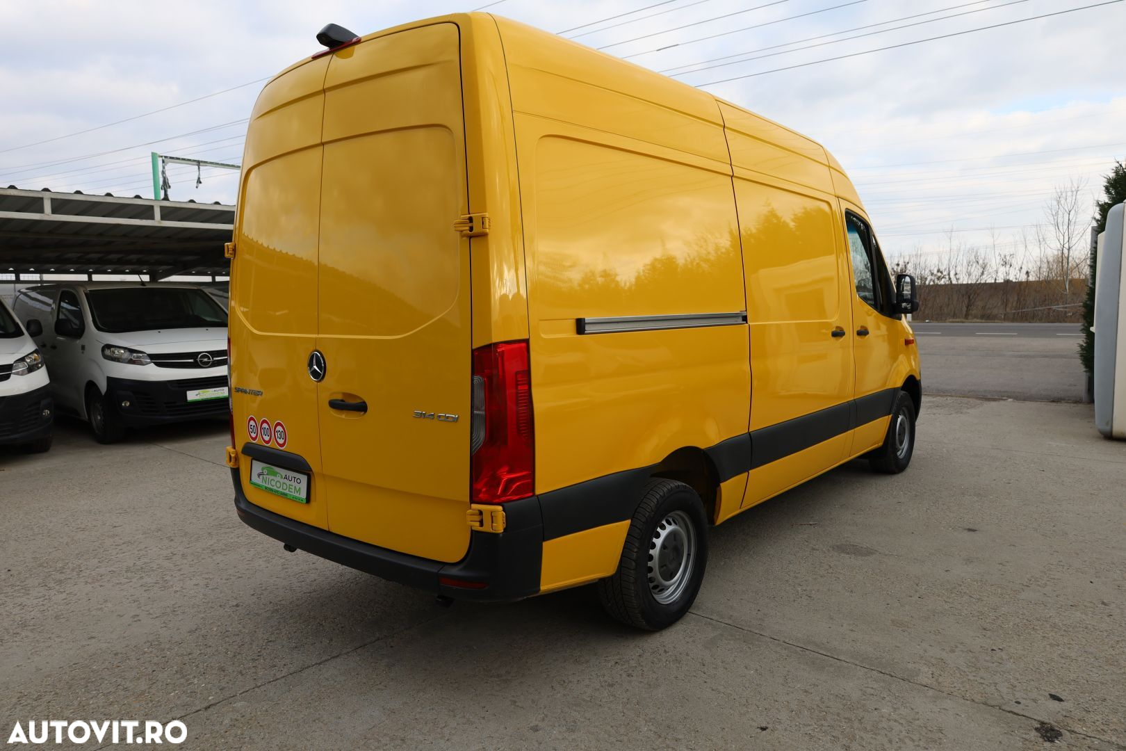 Mercedes-Benz Sprinter - 7