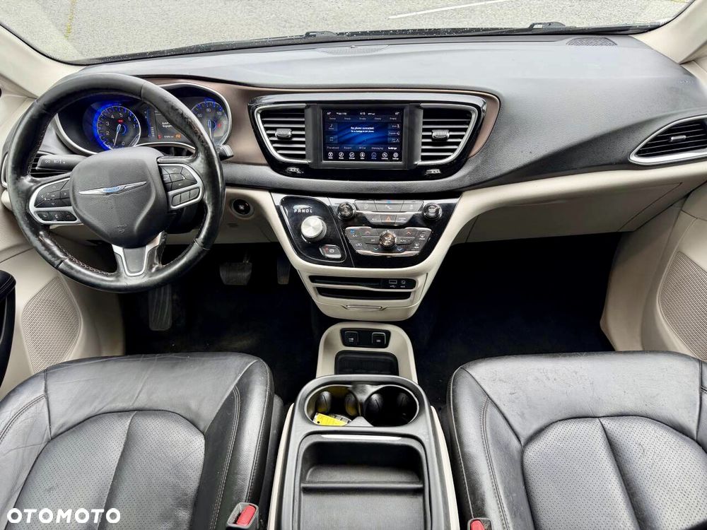 Chrysler Pacifica - 14