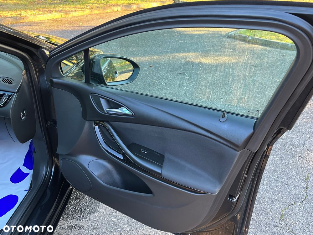 Opel Astra 1.4 Turbo Business - 27
