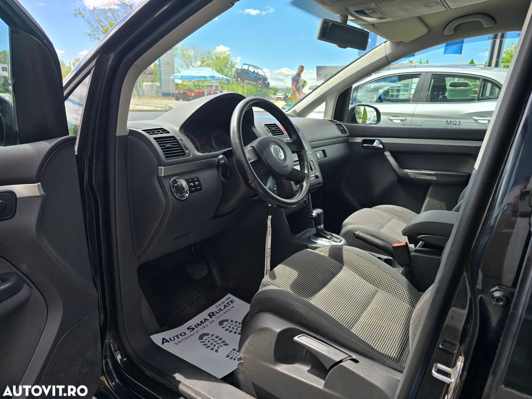 Volkswagen Touran 2.0 TDI DPF DSG Comfortline - 17