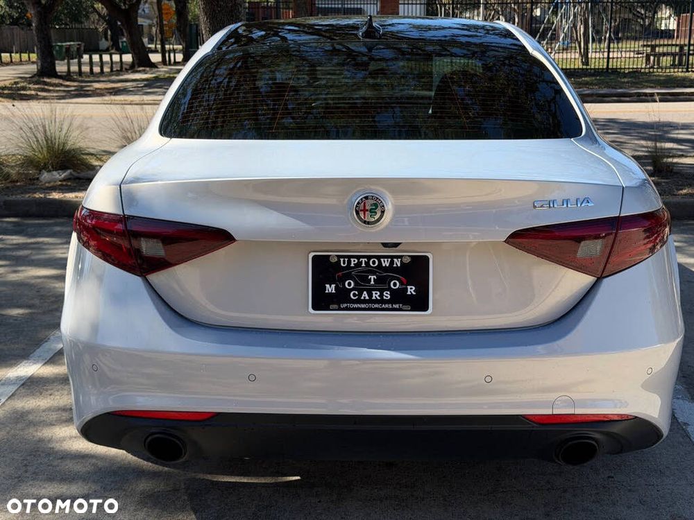 Alfa Romeo Giulia - 4