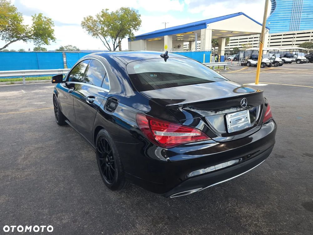 Mercedes-Benz CLA 250 7G-DCT AMG Line - 3