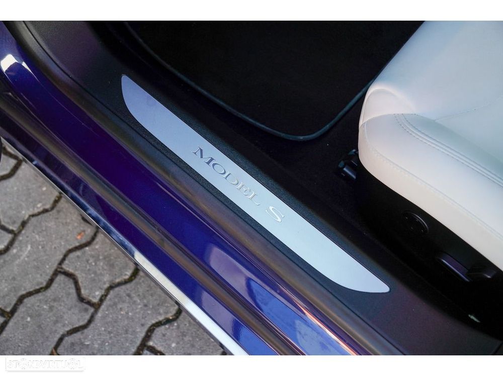 Tesla Model S 75D - 18