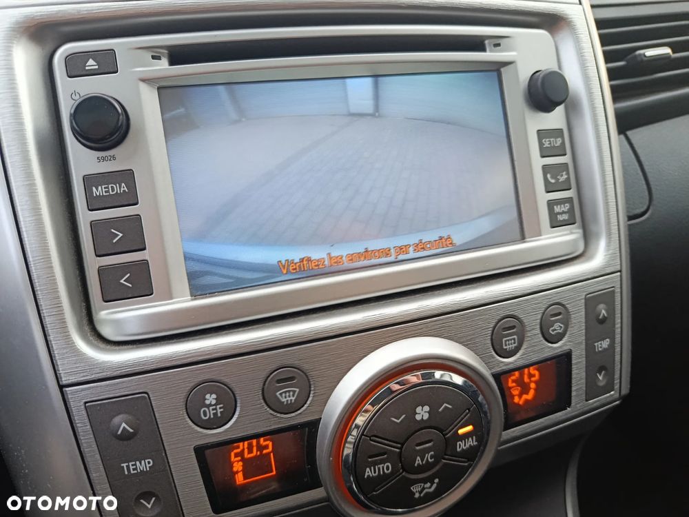 Toyota Verso 2.0 D-4D - 17