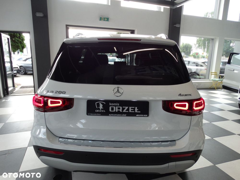 Mercedes-Benz GLB - 7