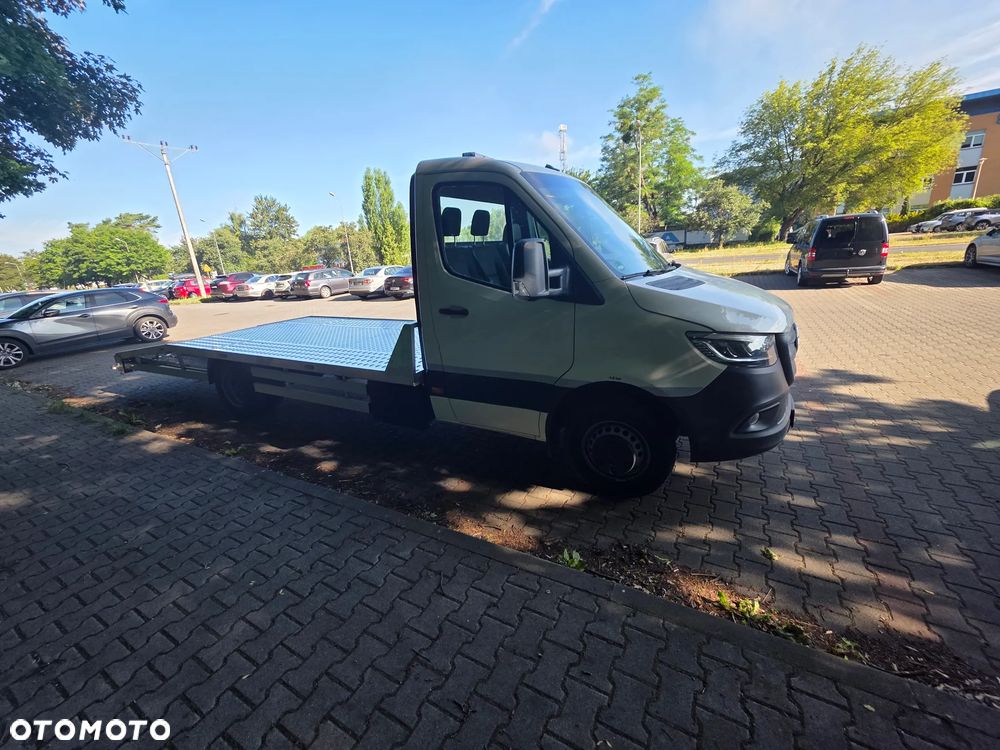 Mercedes-Benz Sprinter - 24