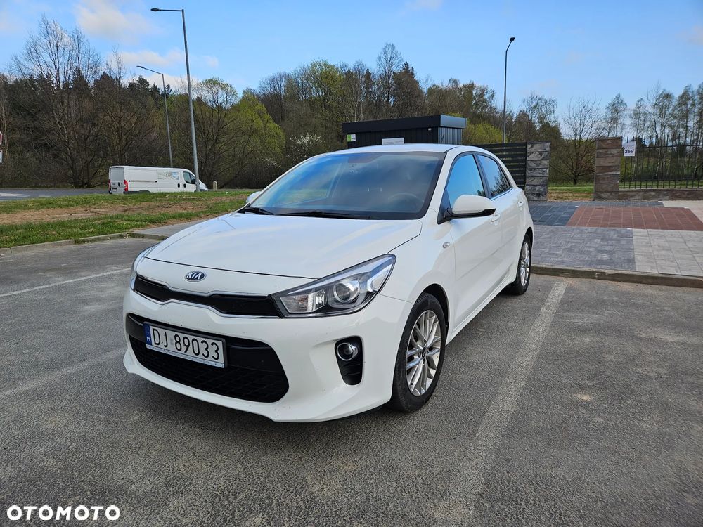 Kia Rio 1.2 L - 3