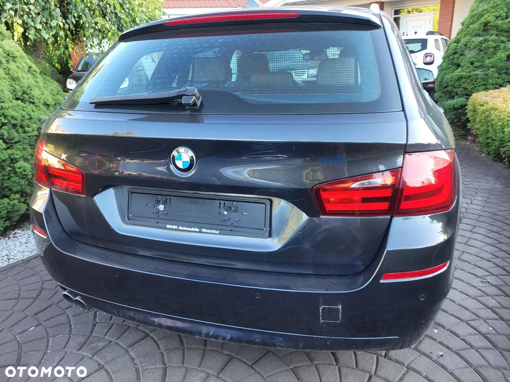 BMW Seria 5 525d - 13