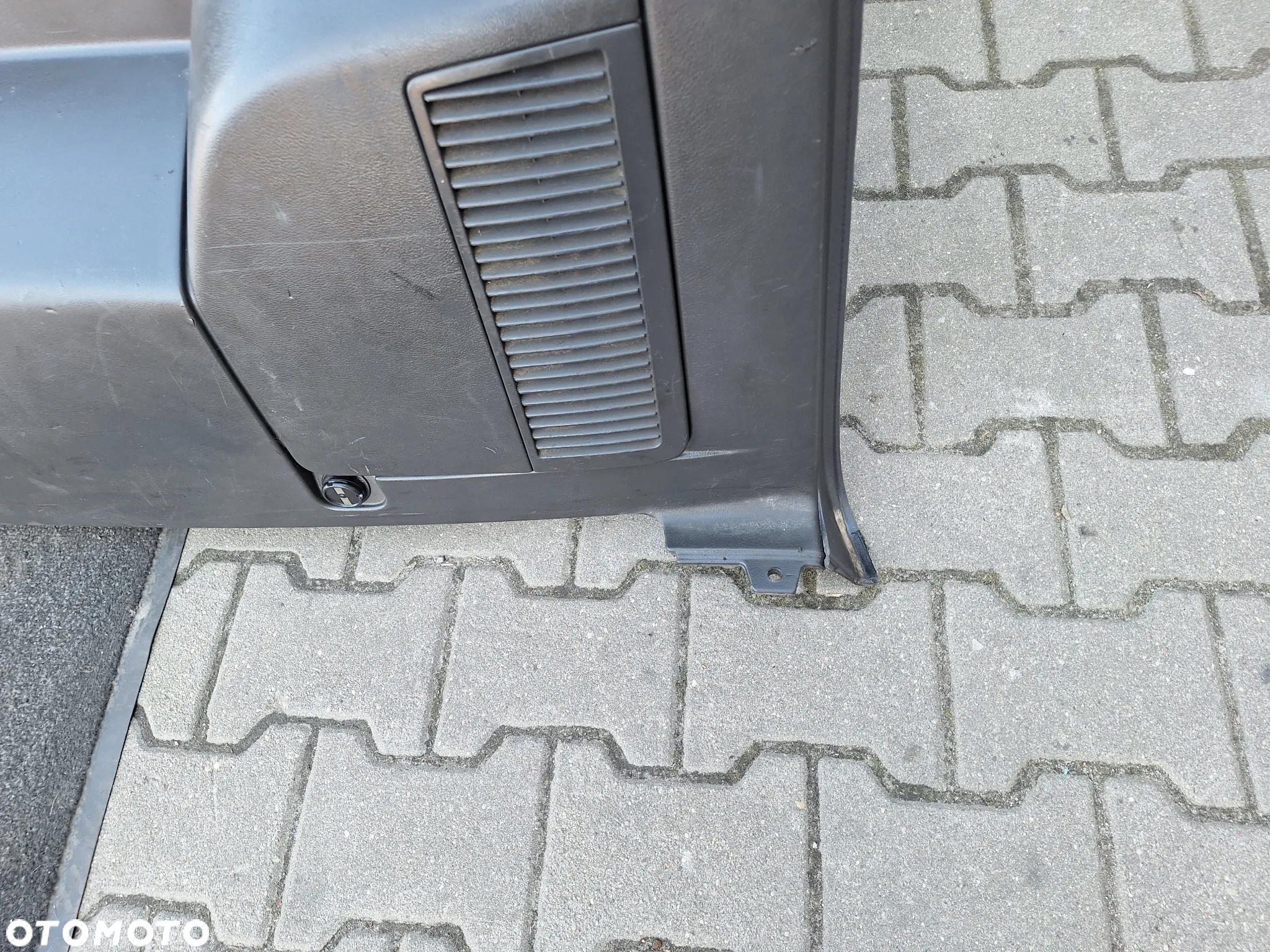 BOCZEK TAPICERKA PRAWA + LEWA STRONA VW MULTIVAN TRANSPORTER T5 CARAVELLE - 4