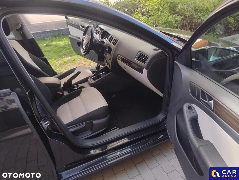 Volkswagen Jetta - 23