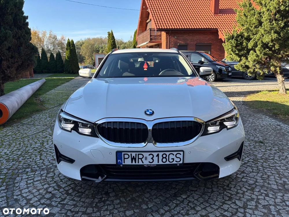 BMW Seria 3 318d Touring Sport Line - 8