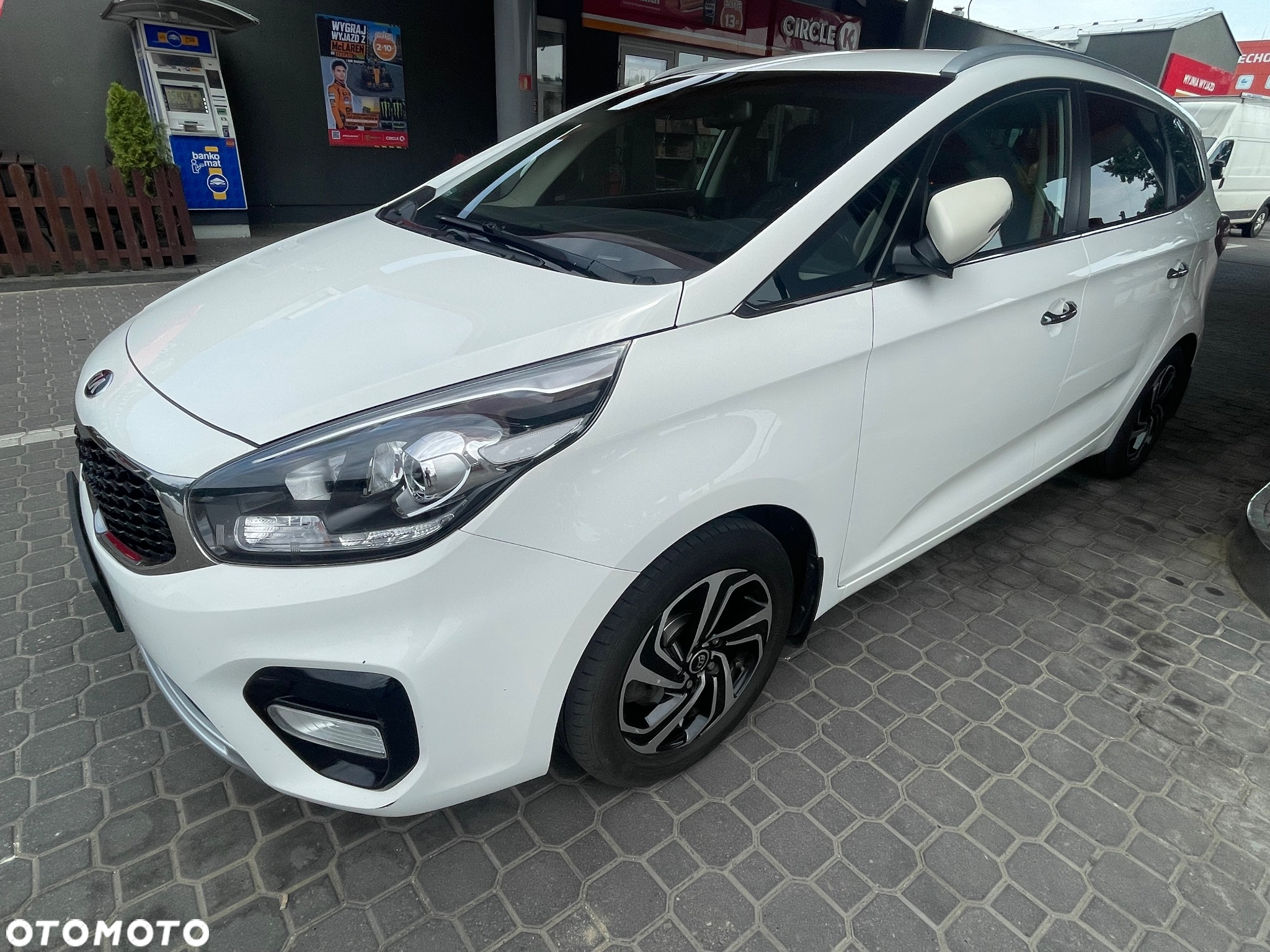 Kia Carens 1.6 GDI L - 8