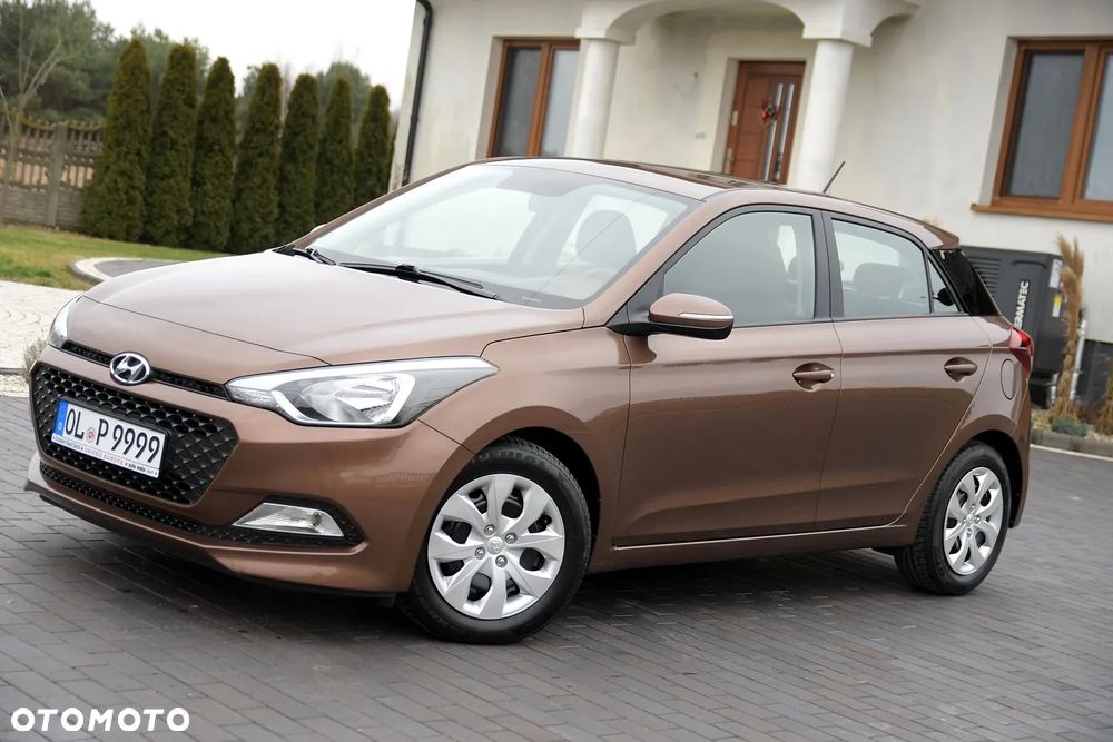 Hyundai i20 blue 1.2 YES Silver - 2