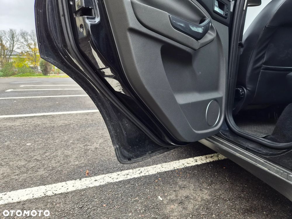 Ford Kuga 2.5 4x4 Titanium - 12
