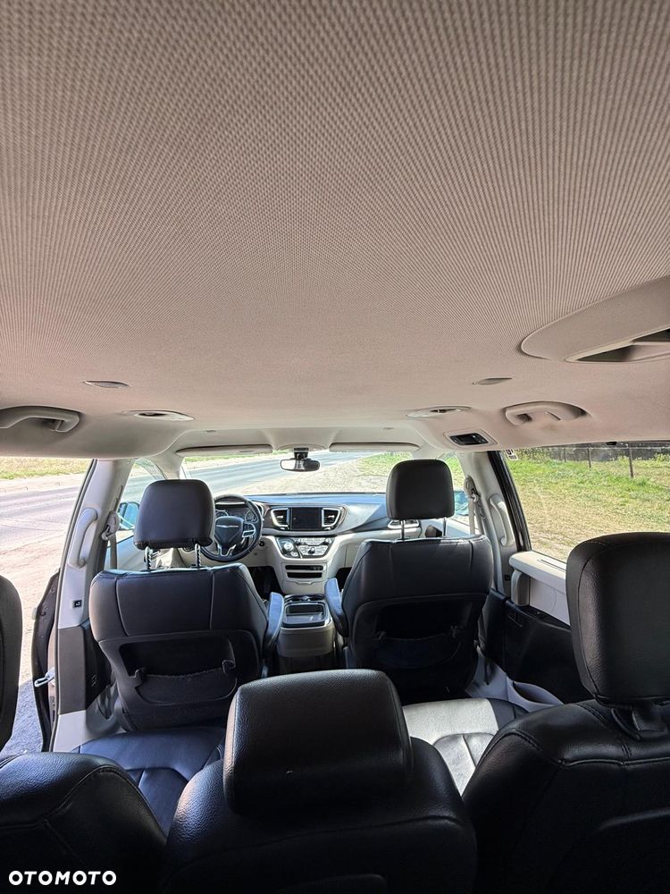 Chrysler Pacifica - 9