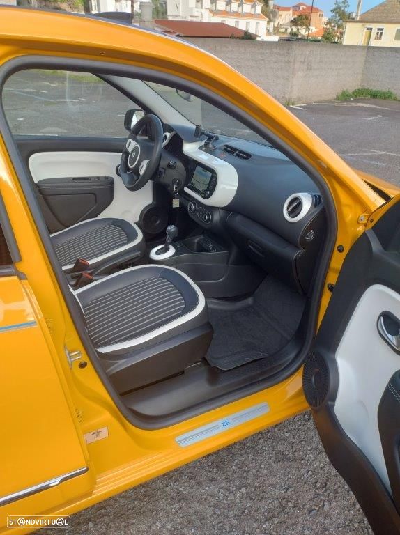 Renault Twingo Z.E. 22 Intens - 13