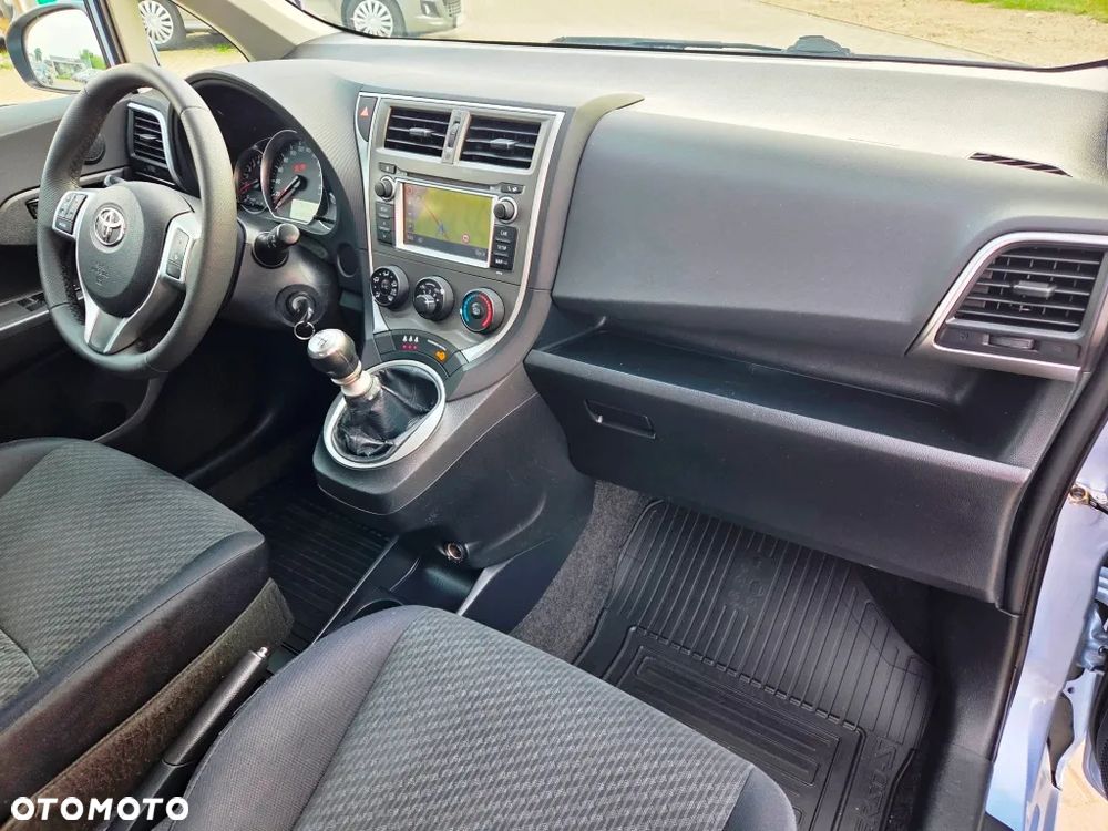 Toyota Verso S 1.33 Premium - 29