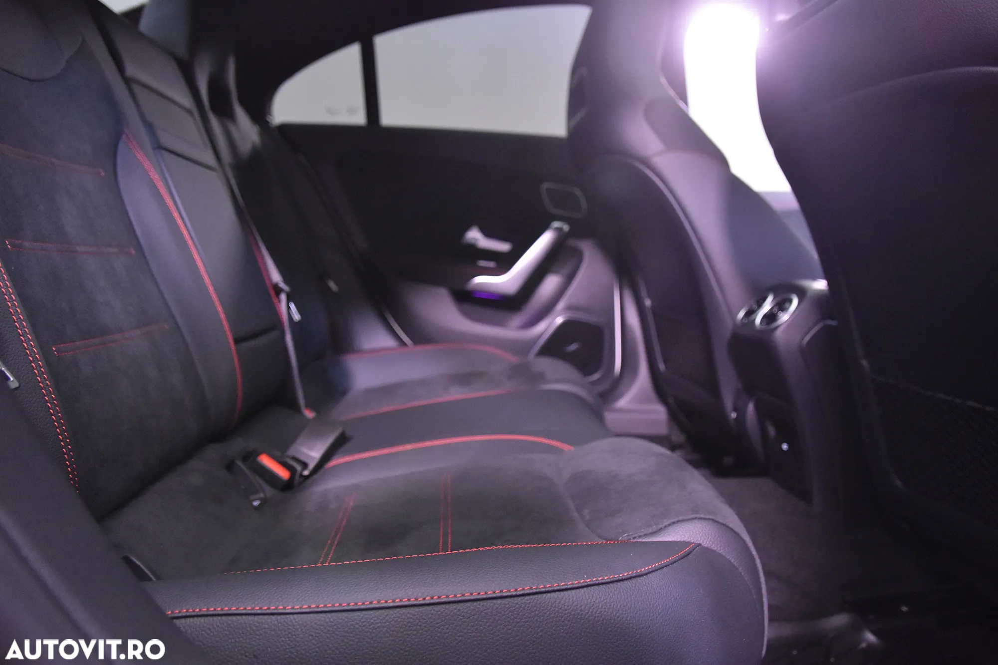 Mercedes-Benz CLA 200 7G-DCT AMG Line - 12