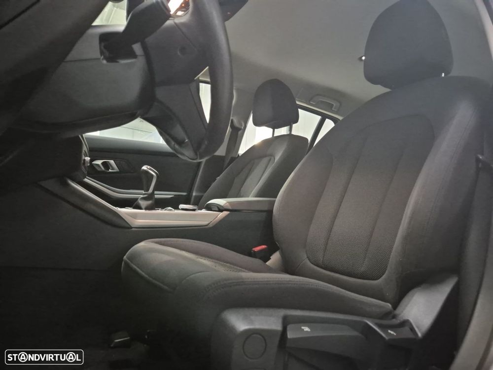 BMW 318 d Touring - 15