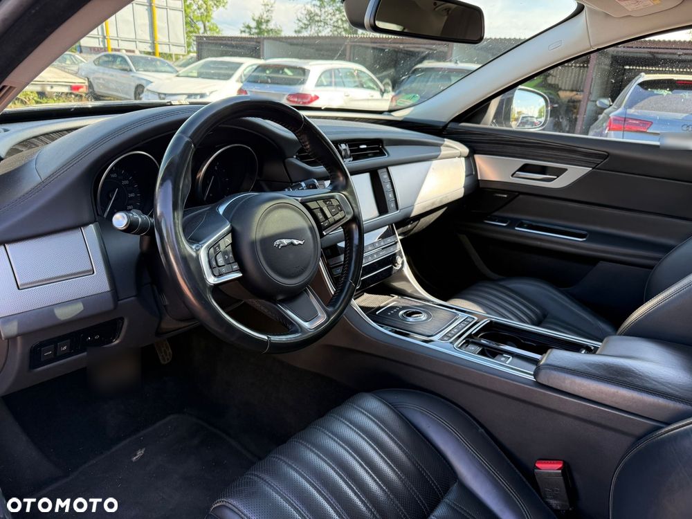 Jaguar XF 2.0 i4D Prestige - 14