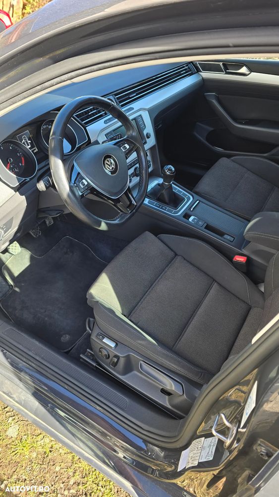 Volkswagen Passat 2.0 TDI 4Motion Comfortline - 8