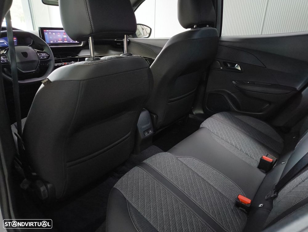 Peugeot 2008 PureTech 100 Allure - 26