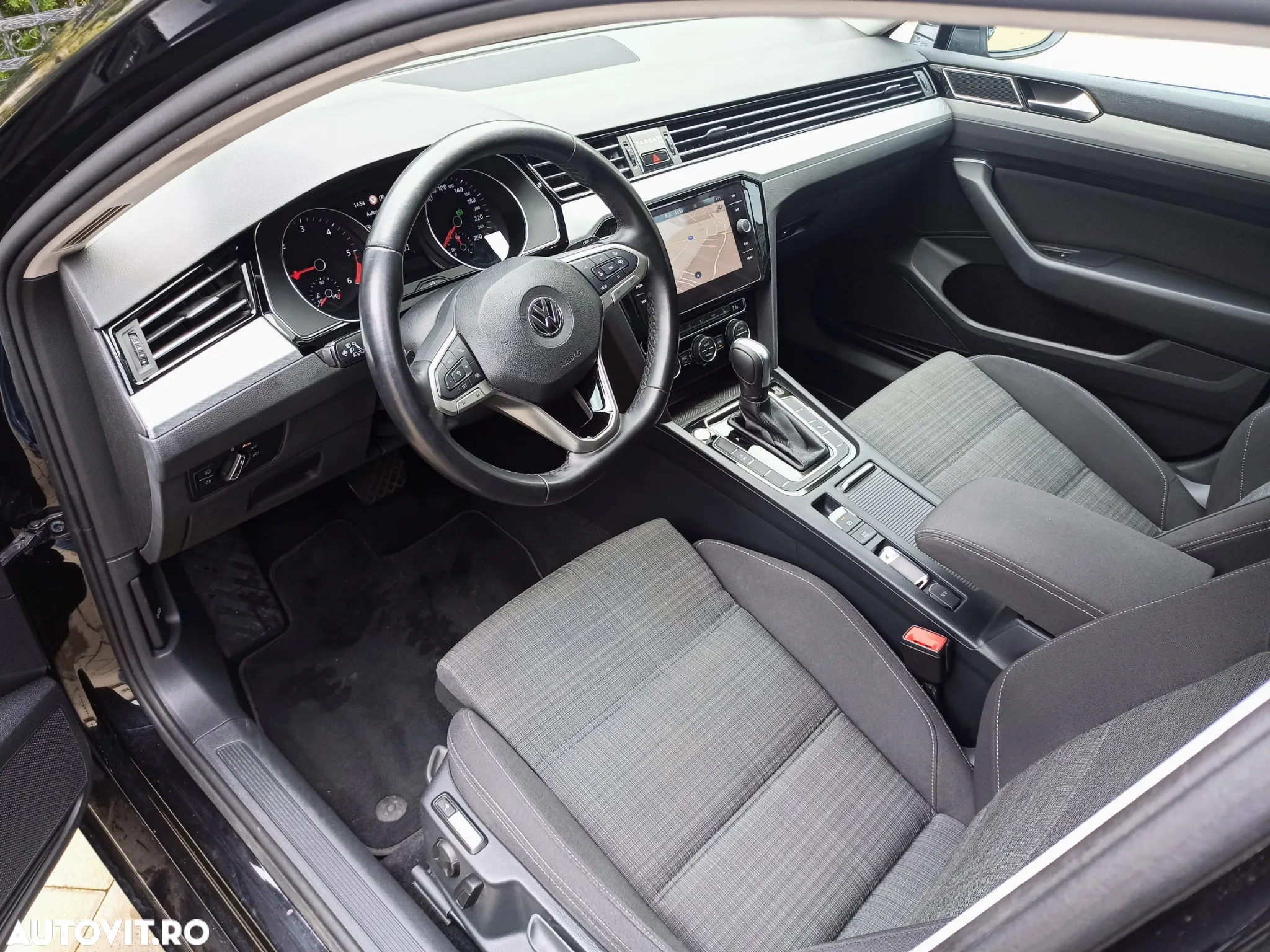 Volkswagen Passat Variant 2.0 TDI DSG Business - 8