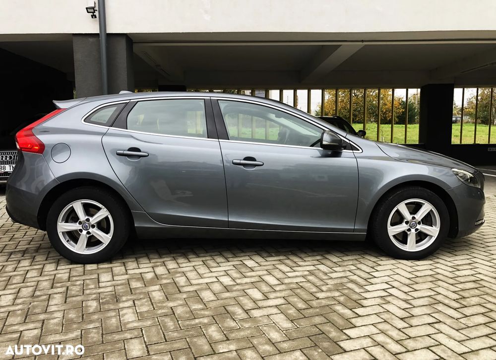 Volvo V40 D3 Geartronic Momentum - 26