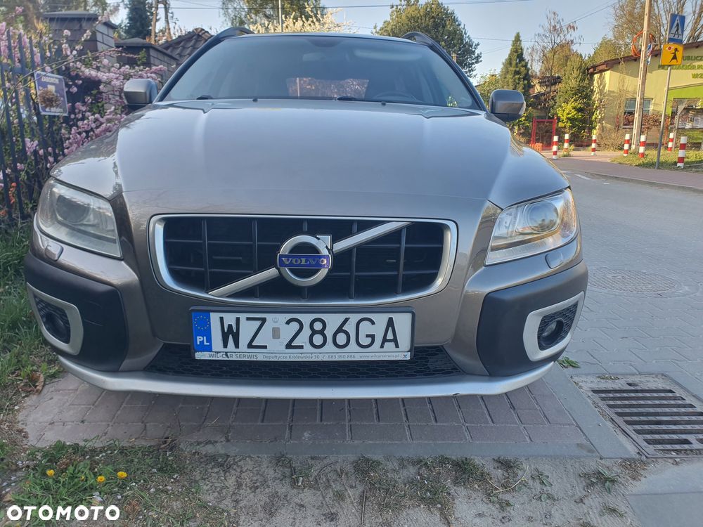 Volvo XC 70 D5 AWD Momentum - 4